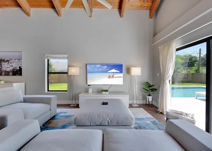 Wonderful Tropical Pool House Delray Near Ocean