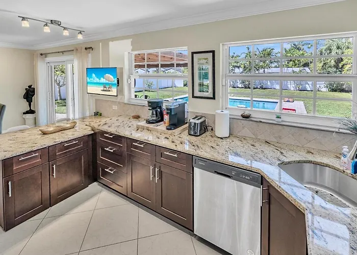 Stunning Tropical Pool House Delray Near The Beach